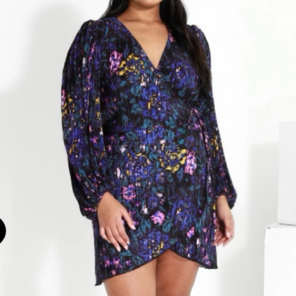 Floral Kira Etched Print Wrap Mini Dress - Picture 4 of 7